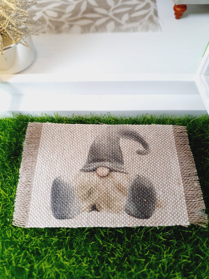 Christmas Fabric Door Mat – alternate view 6 | 1:12 scale dolls house miniature