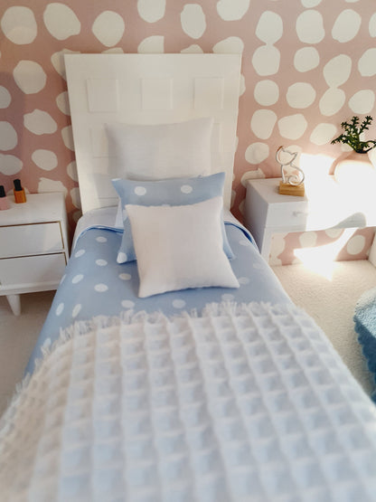 Polka Dot Single Bedding Set – alternate view 2 | 1:12 scale dolls house miniature