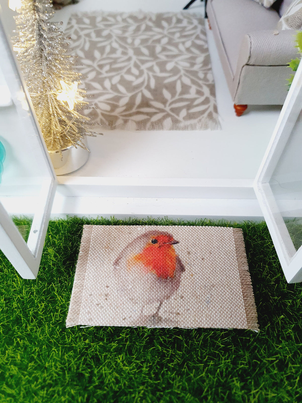 Christmas Fabric Door Mat – alternate view 3 | 1:12 scale dolls house miniature