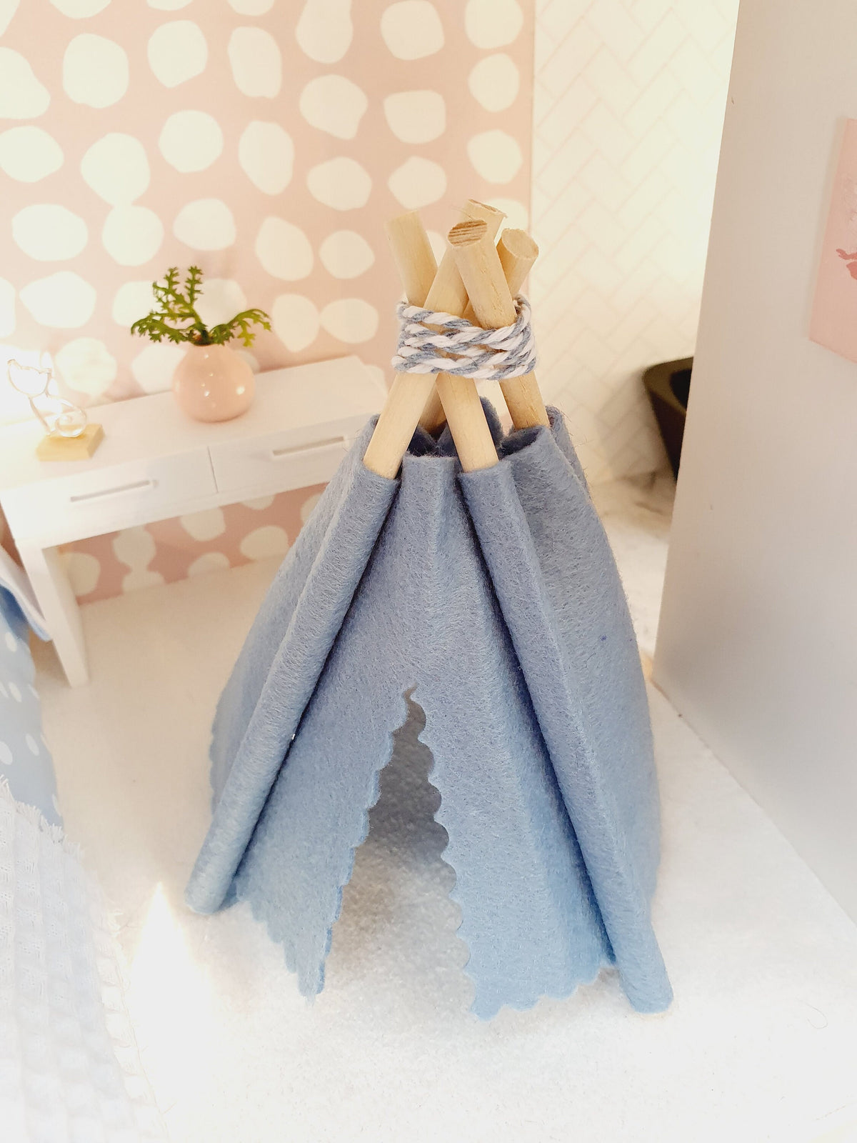 Coloured Teepee – alternate view 6 | 1:12 scale dolls house miniature