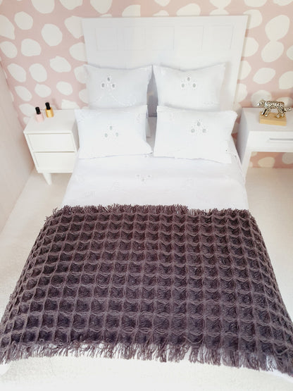 Double Waffle Throw – alternate view 4 | 1:12 scale dolls house miniature