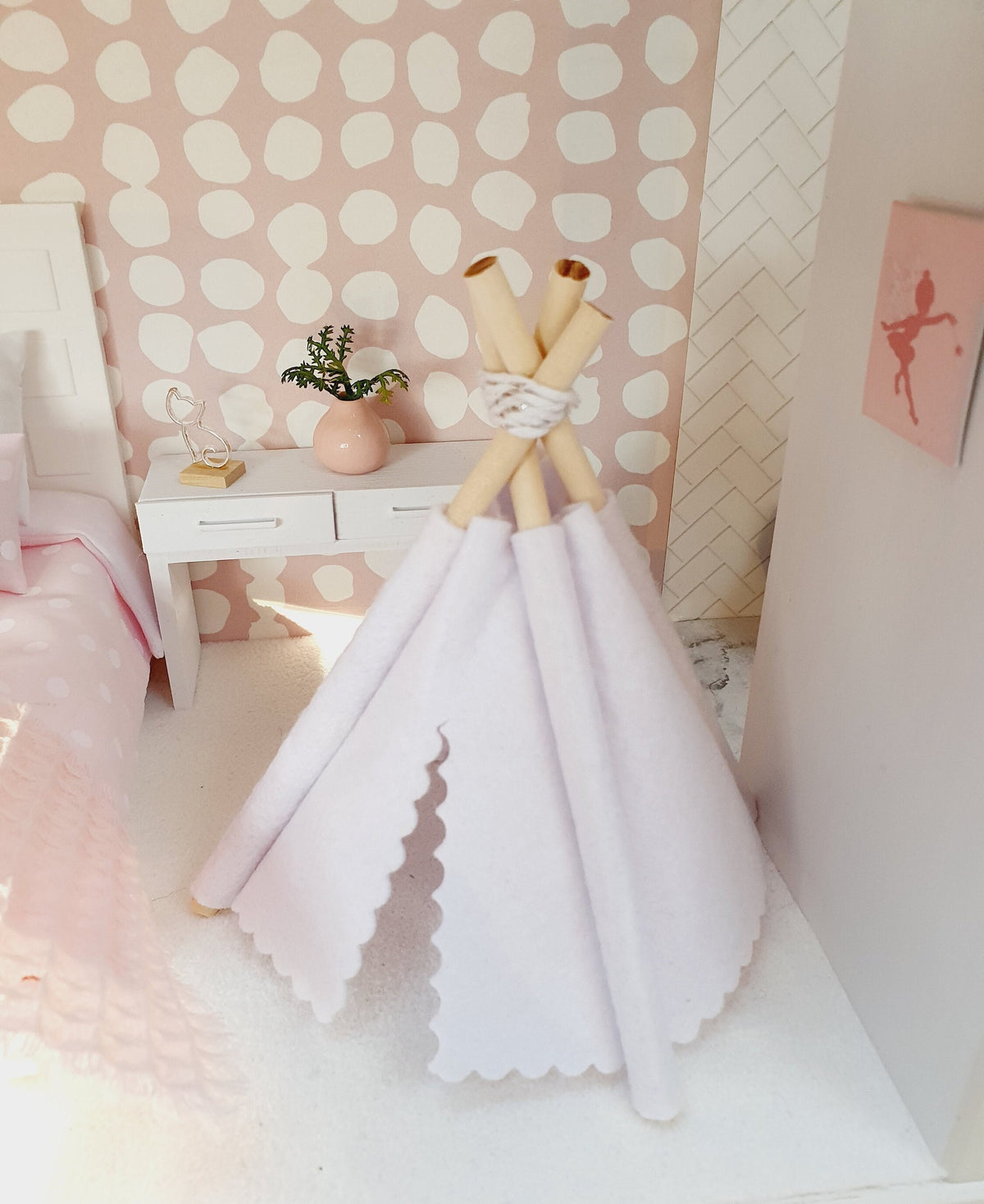 Coloured Teepee – alternate view 3 | 1:12 scale dolls house miniature