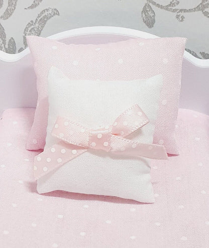 Polka Dot Set Junior Bedding Set – alternate view 8 | 1:12 scale dolls house miniature