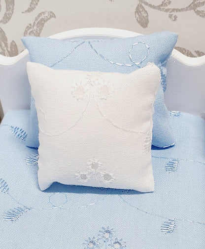 Floral Leaf Junior Bedding Set – alternate view 4 | 1:12 scale dolls house miniature