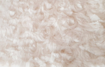 Cream Fur Rug – 160×120 mm – alternate view 7 | 1:12 scale dolls house miniature