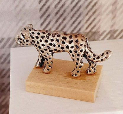 Standing Leopard Ornament – alternate view 3 | 1:12 scale dolls house miniature