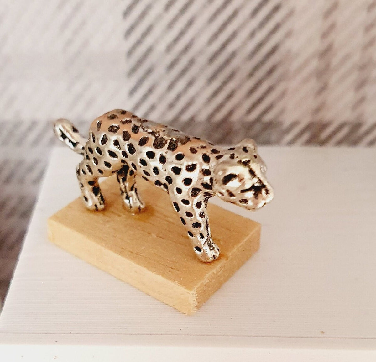 Standing Leopard Ornament – alternate view 4 | 1:12 scale dolls house miniature
