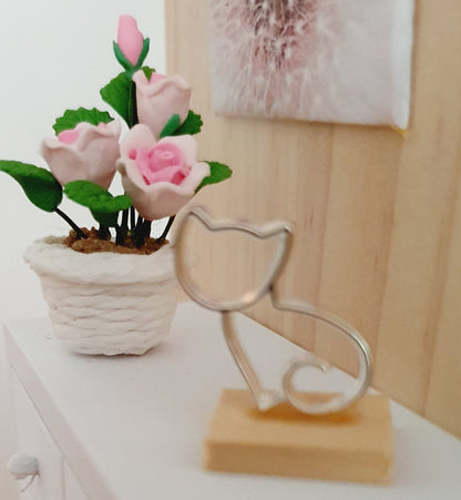 Cat Ornament on Wooden Stand – alternate view 7 | 1:12 scale dolls house miniature