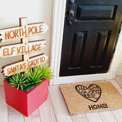 Christmas Sign, Plant Pot – alternate view 4 | 1:12 scale dolls house miniature