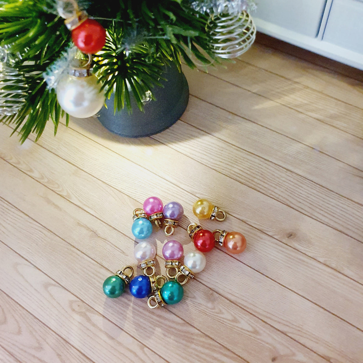 Christmas Baubles – Set of 12 – alternate view 7 | 1:12 scale dolls house miniature