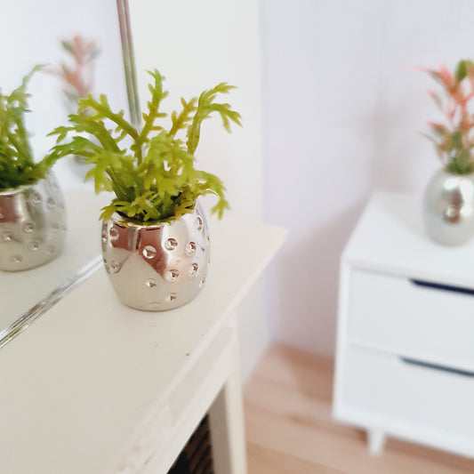 Textured Silver Pot & Green Plant | 1:12 scale dolls house miniature