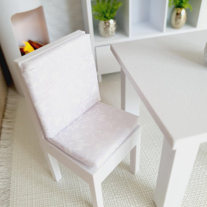 dollhouse white chair, H: 8cm D: 3.7cm W: 3.7cm, straight back chair, fabric floral white seat pad on bottom and back of seat, 12th scale miniature, 3d printed