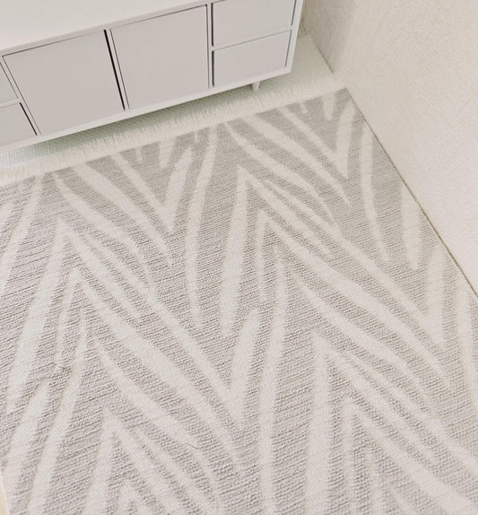 XL Light Grey Chevron Rug | 1:12 scale dolls house miniature