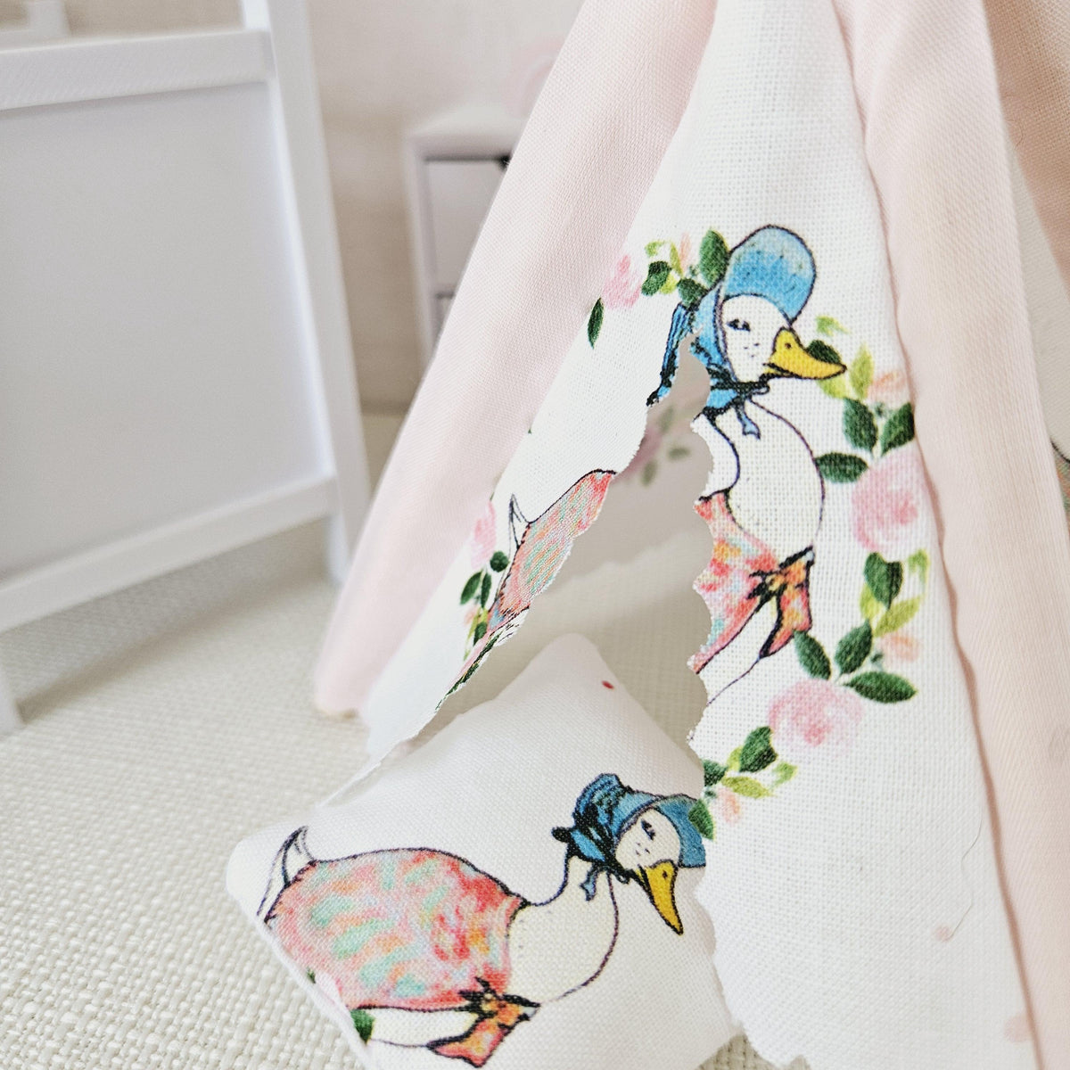 Jemima Puddle-Duck Teepee – alternate view 7 | 1:12 scale dolls house miniature
