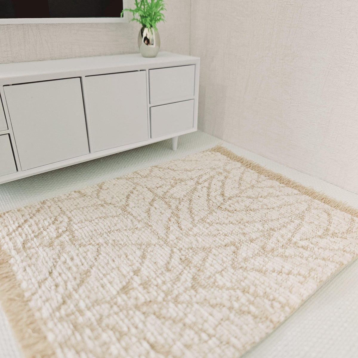 Gold Leaf Rug | 1:12 scale dolls house miniature