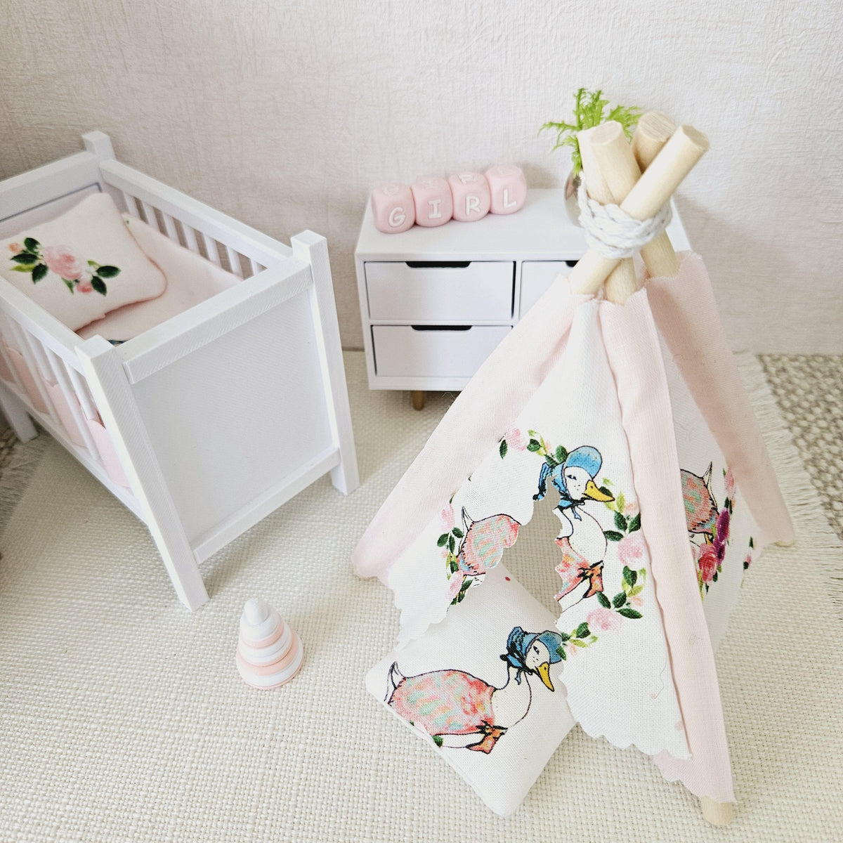 Jemima Puddle-Duck Teepee – alternate view 6 | 1:12 scale dolls house miniature