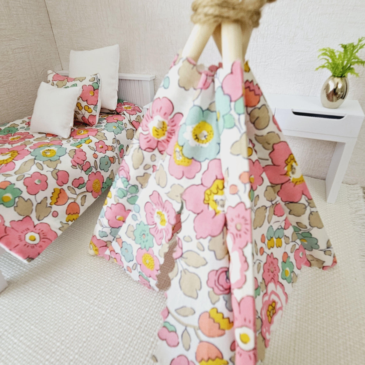 Pink Liberty Betsy Floral Teepee – alternate view 3 | 1:12 scale dolls house miniature