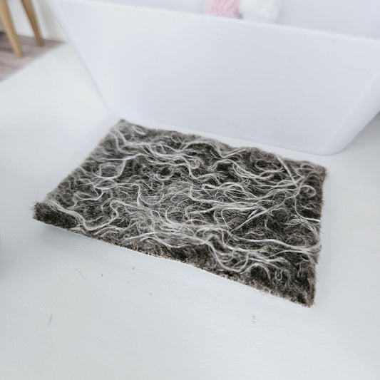 Fur Bath Mat | 1:12 scale dolls house miniature
