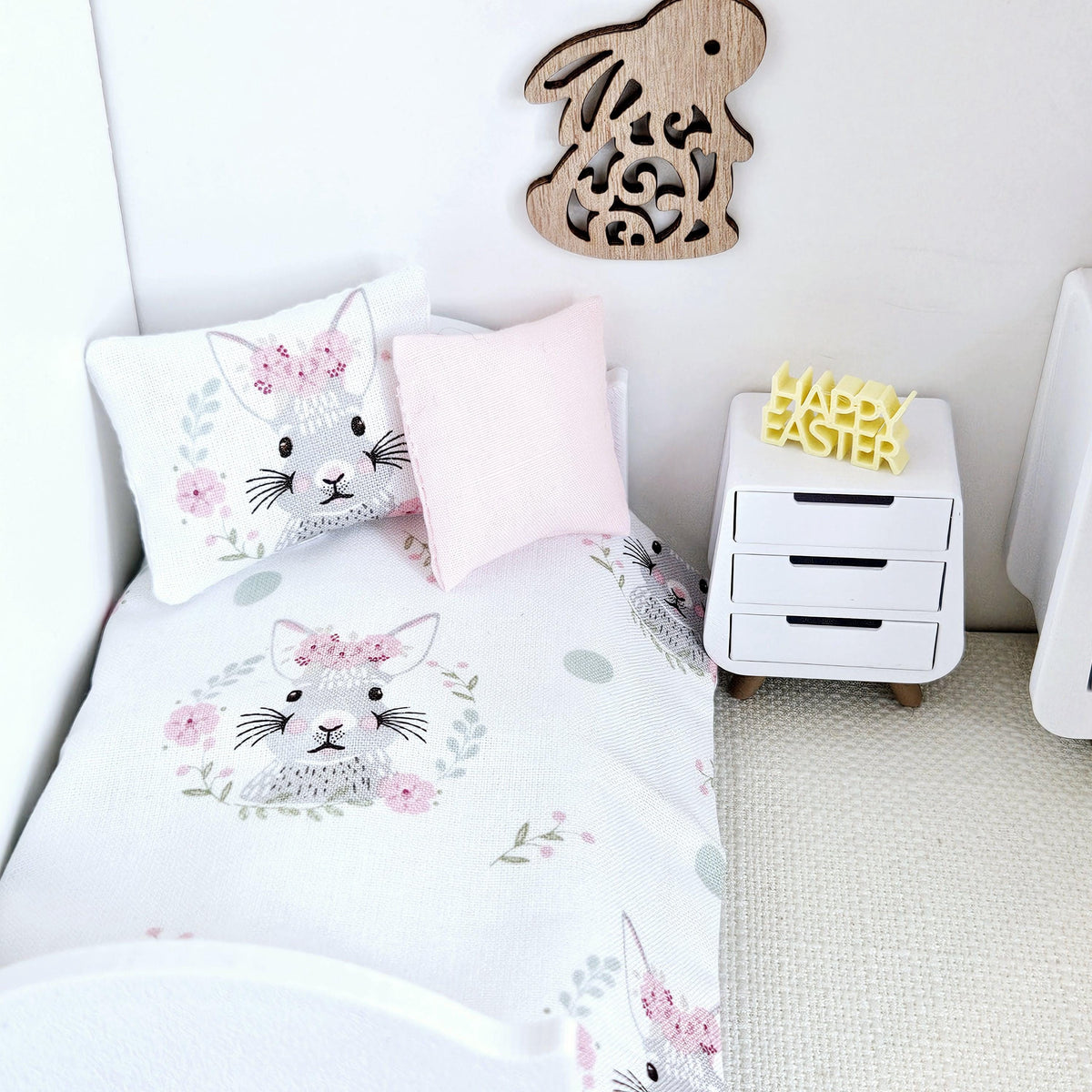 Easter Bunny Junior/Single Bedding – alternate view 3 | 1:12 scale dolls house miniature