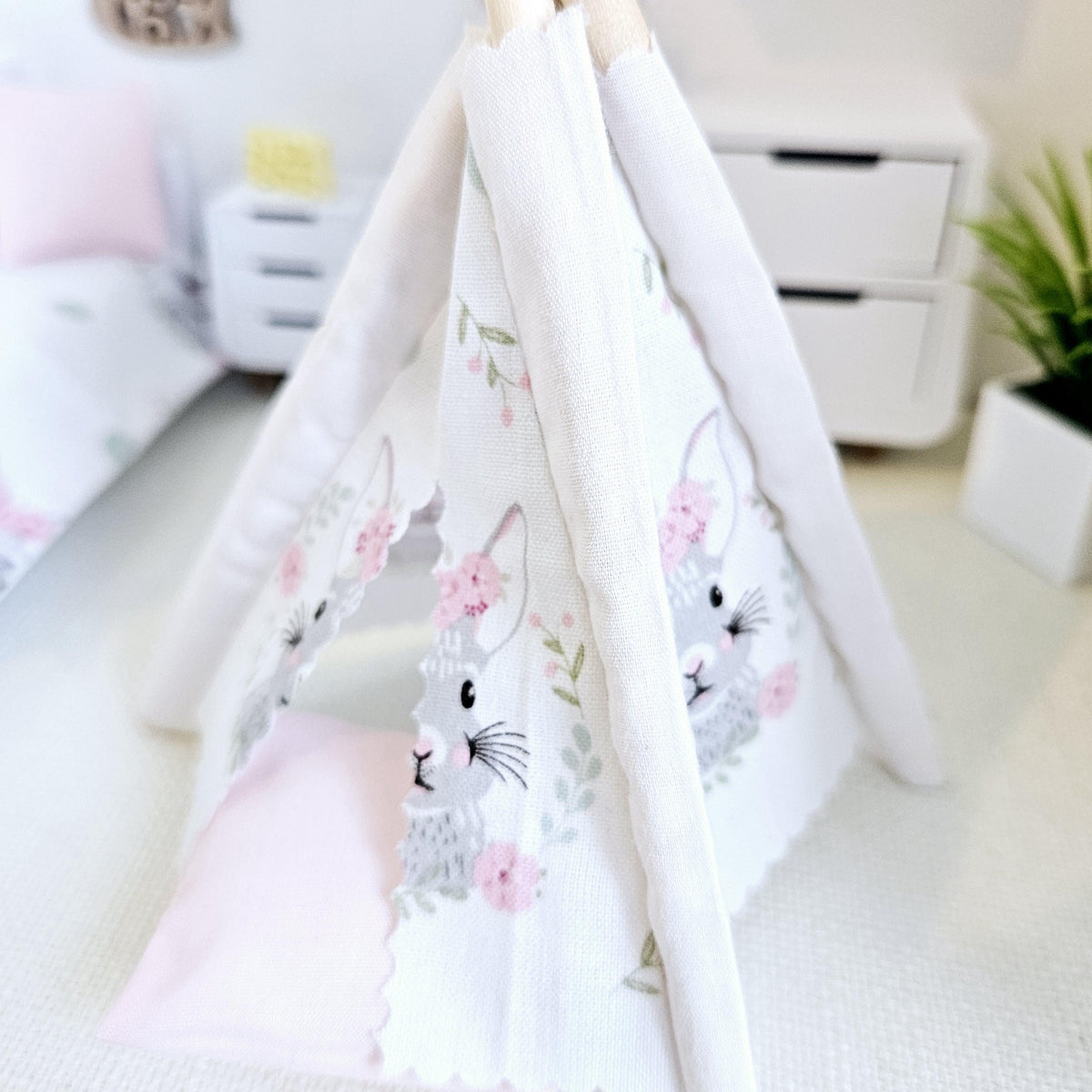Easter Bunny Junior/Single Teepee Set – alternate view 9 | 1:12 scale dolls house miniature