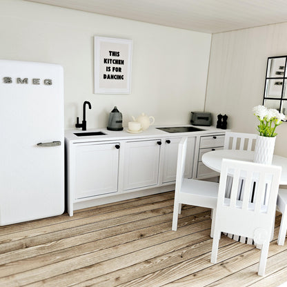 Shaker Kitchen Set with SMEG Fridge – alternate view 6 | 1:12 scale dolls house miniature