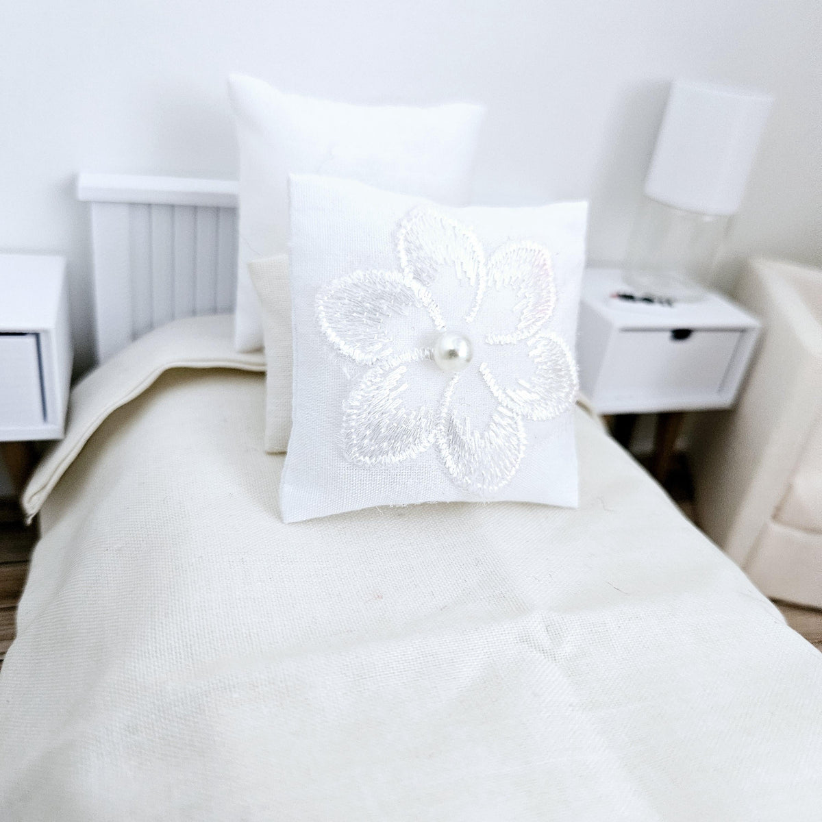 White Flower Cushion – alternate view 5 | 1:12 scale dolls house miniature