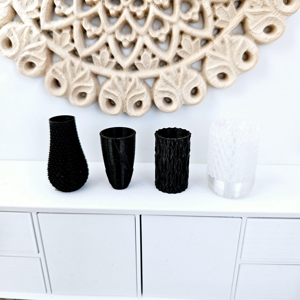 Vases Set of 4 – alternate view 5 | 1:12 scale dolls house miniature