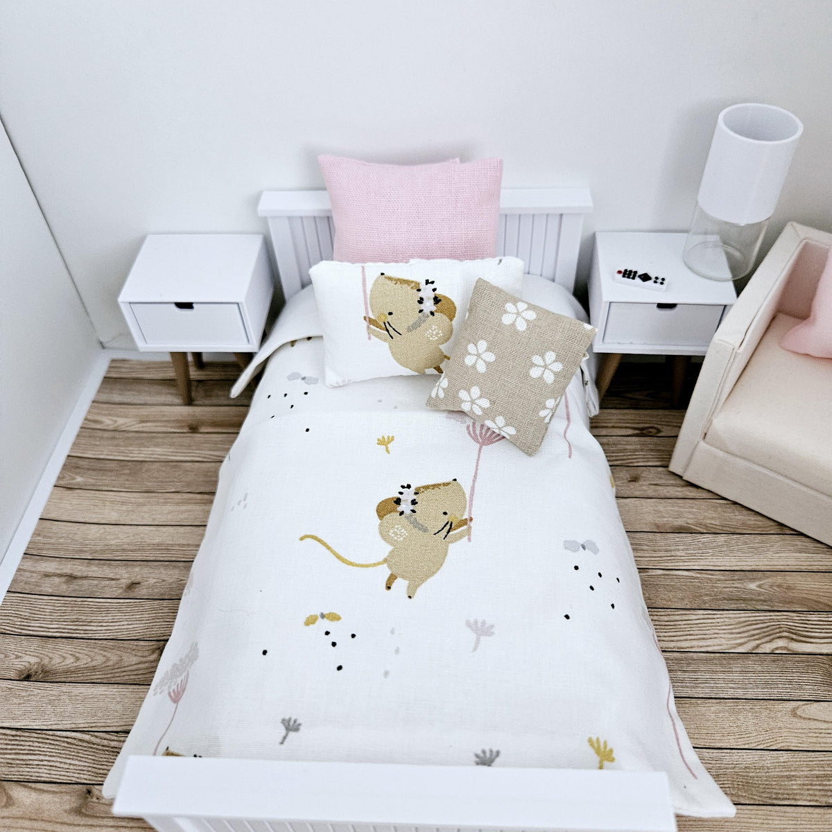 Mouse Design Single Bedding Set – alternate view 5 | 1:12 scale dolls house miniature