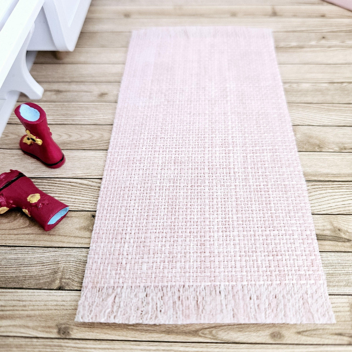 Pink Runner Rug – alternate view 3 | 1:12 scale dolls house miniature
