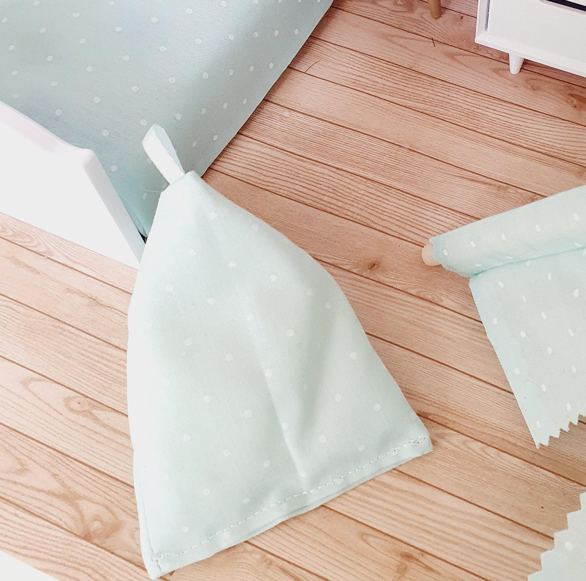 Polka Dot Bean Bag Chair – alternate view 8 | 1:12 scale dolls house miniature