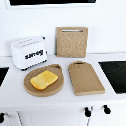 Chopping Boards – Set of 3 – alternate view 6 | 1:12 scale dolls house miniature