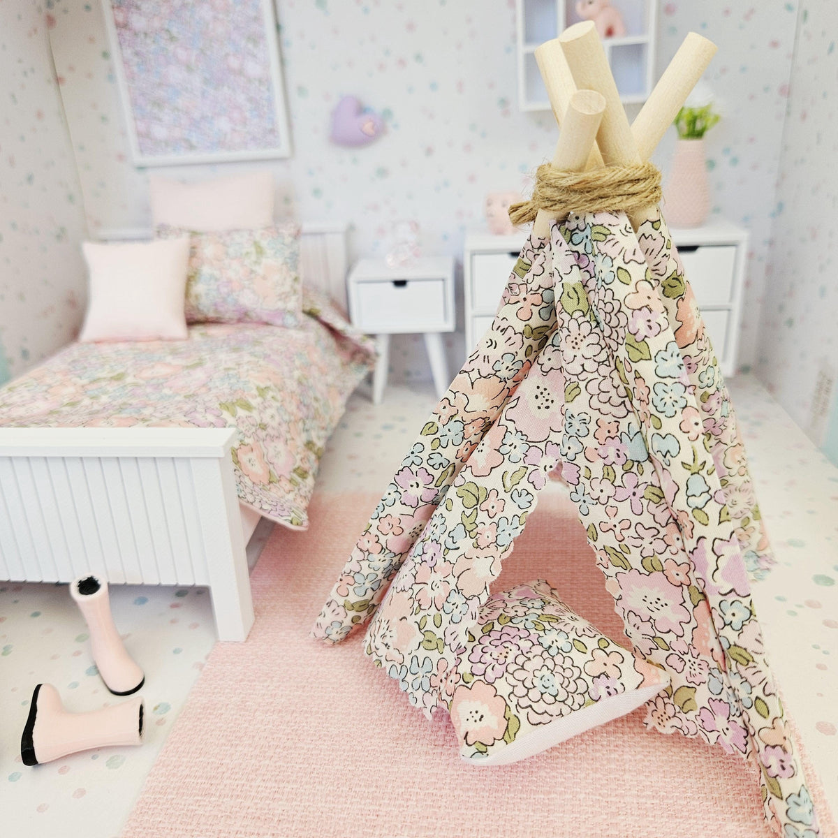 Pale Blue Liberty Michelle Suitcase – alternate view 5 | 1:12 scale dolls house miniature