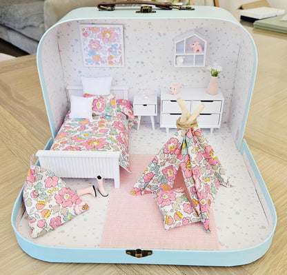 Liberty Betsy Suitcase Dollhouse | 1:12 scale dolls house miniature