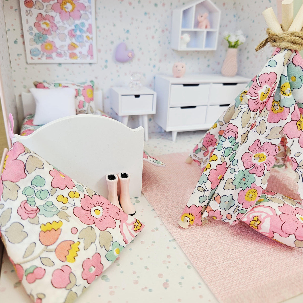 Dolls House in a Travel Suitcase, Pretty Liberty Betsy design, 12th Scale, Miniature case