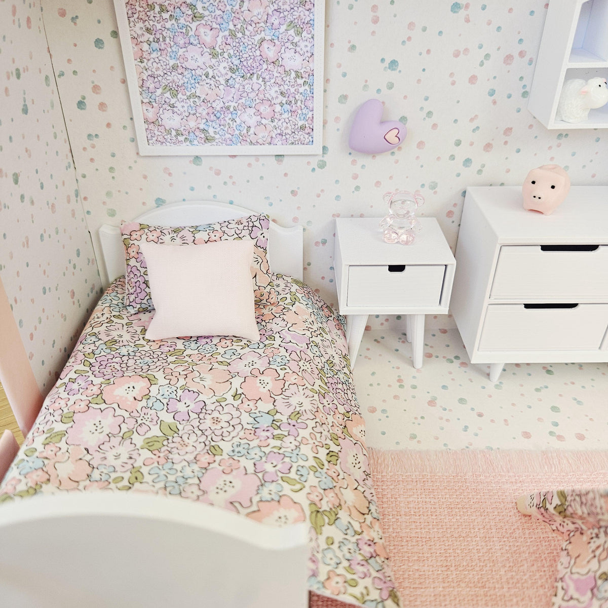Pink Liberty Michelle Suitcase – alternate view 5 | 1:12 scale dolls house miniature