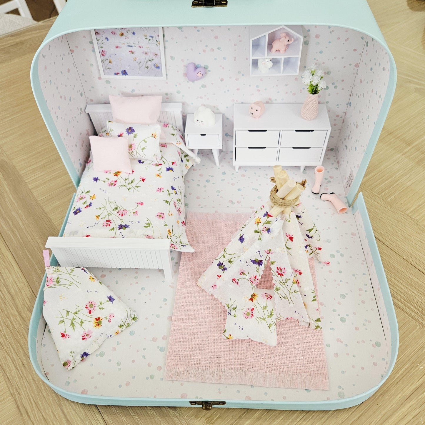 Dolls House in a Travel Suitcase, Pretty floral design, 12th Scale, Miniature case