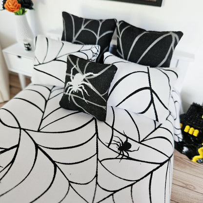 Halloween Double Bedding Set – alternate view 3 | 1:12 scale dolls house miniature
