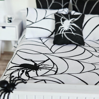 Halloween Double Bedding Set – alternate view 6 | 1:12 scale dolls house miniature