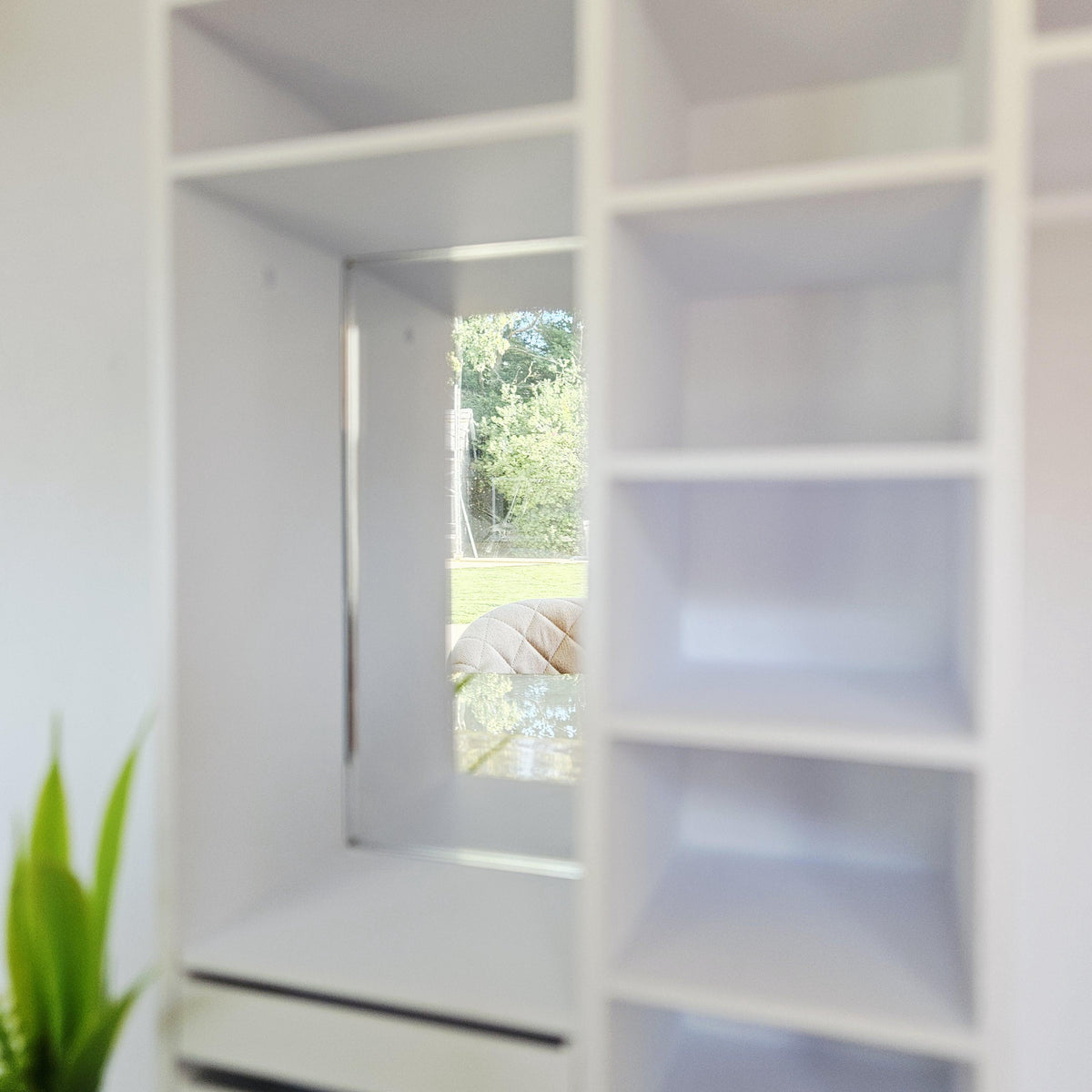 Modern Open Wardrobe with Mirror – alternate view 3 | 1:12 scale dolls house miniature