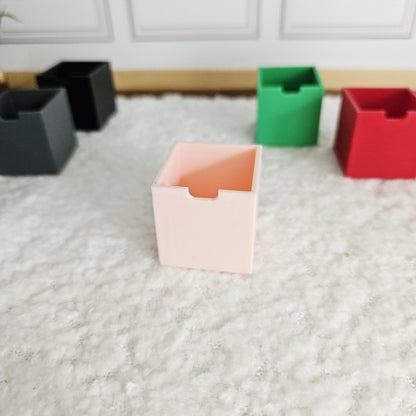Small Cube Storage Box – alternate view 13 | 1:12 scale dolls house miniature