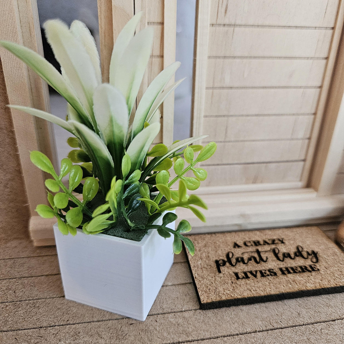 Dolls House Coloured Plant Pot with Green & White Plant | Modern Indoor Plant | 1:12 Scale