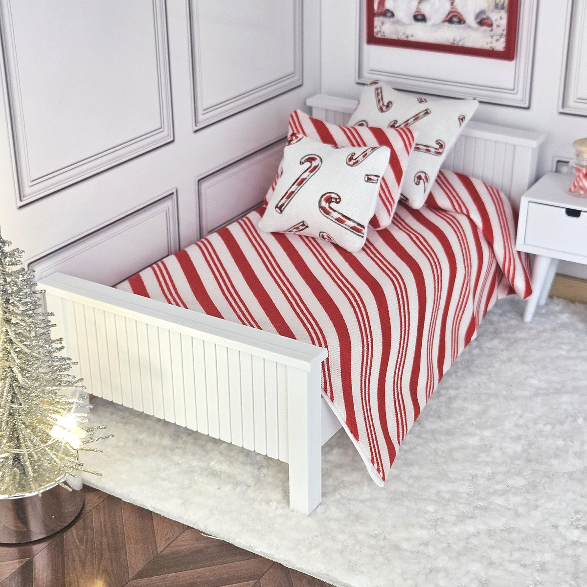 Candy Cane Single Bedding Set – alternate view 2 | 1:12 scale dolls house miniature