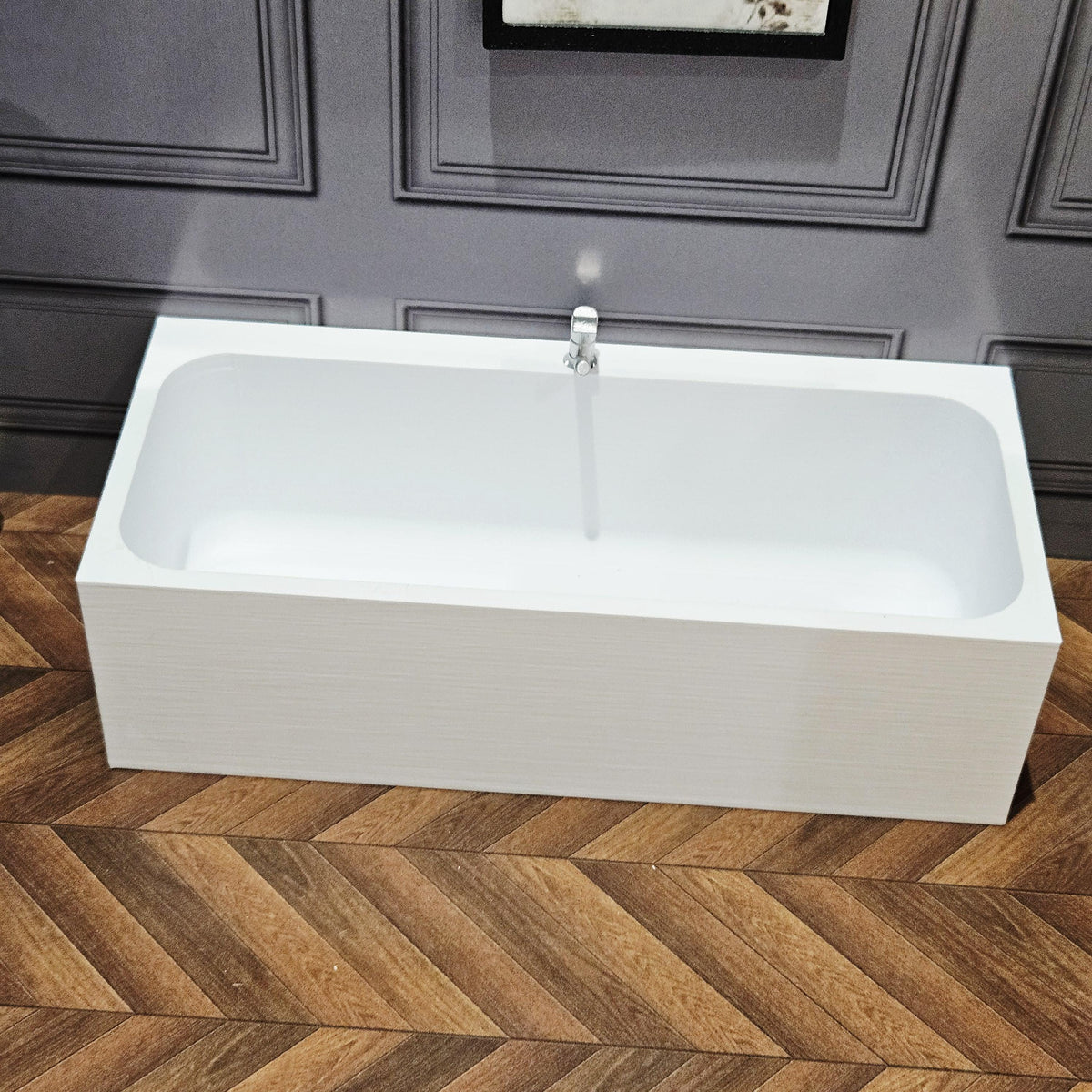 Modern Bath with Chrome Tap – alternate view 8 | 1:12 scale dolls house miniature