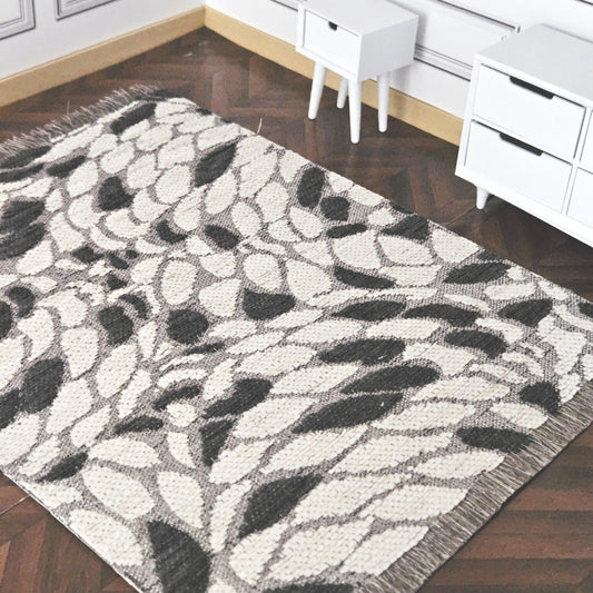 Dolls House Large Dark Grey & White Pattern Rug  1:12th Scale, Miniature Rug (RUG-EX)