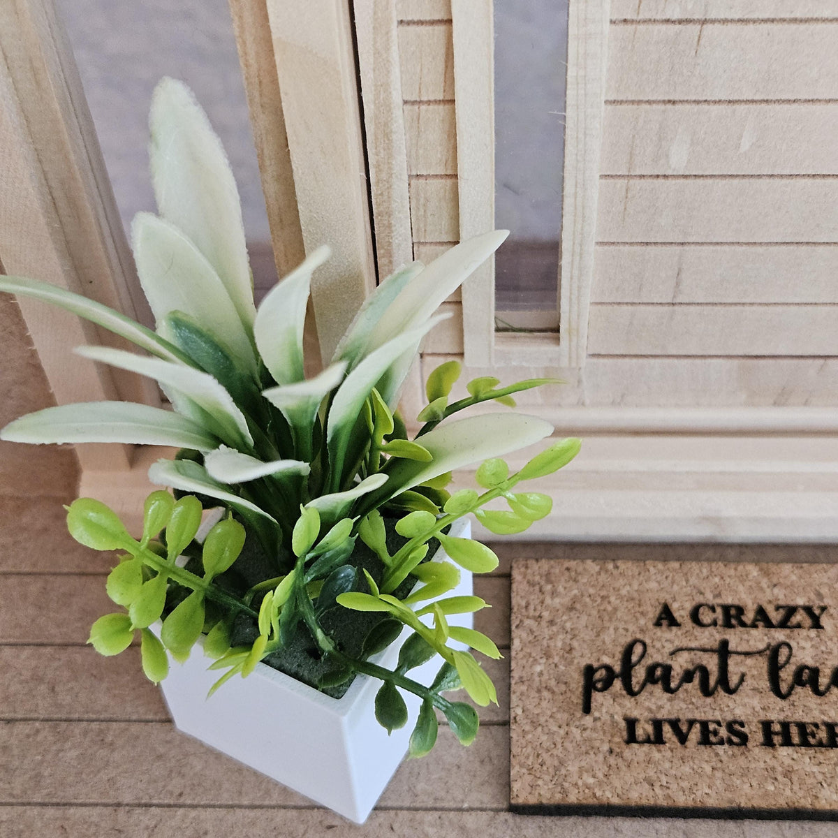 Dolls House Coloured Plant Pot with Green & White Plant | Modern Indoor Plant | 1:12 Scale