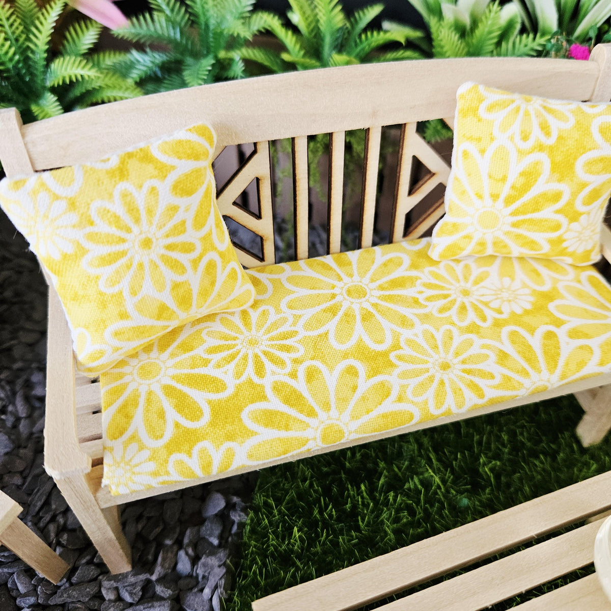Garden Furniture Set – Sunny Yellow – alternate view 6 | 1:12 scale dolls house miniature