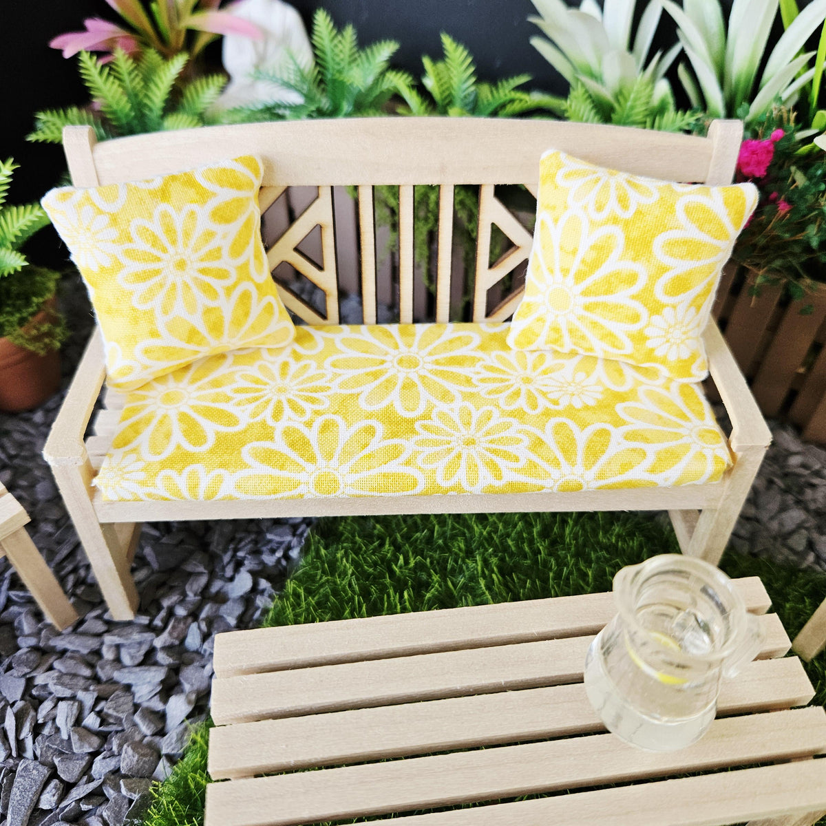 Garden Furniture Set – Sunny Yellow – alternate view 8 | 1:12 scale dolls house miniature