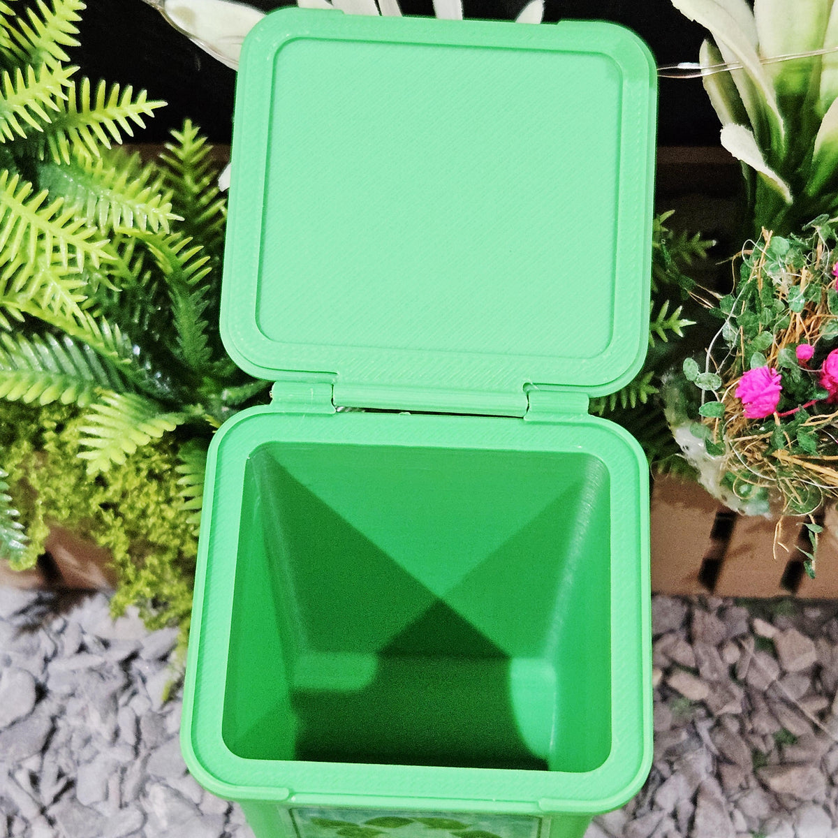 Dolls House Wheelie Bin | Garden Waste Bin with Lid | Outdoor Accessory | 1:12 Scale