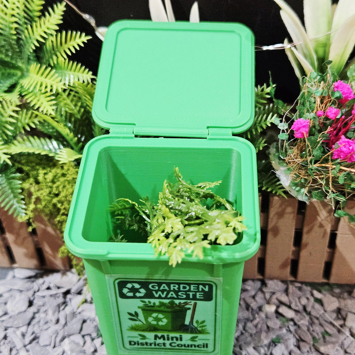 Dolls House Wheelie Bin | Garden Waste Bin with Lid | Outdoor Accessory | 1:12 Scale