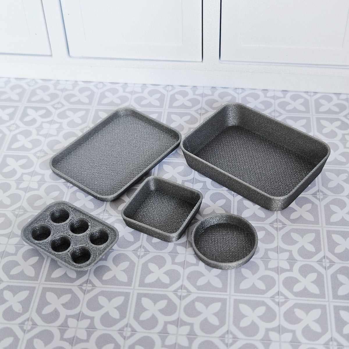 Dolls House Baking Set | 5 Piece Miniature Bakeware Set | 1:12 Scale Kitchen Accessories